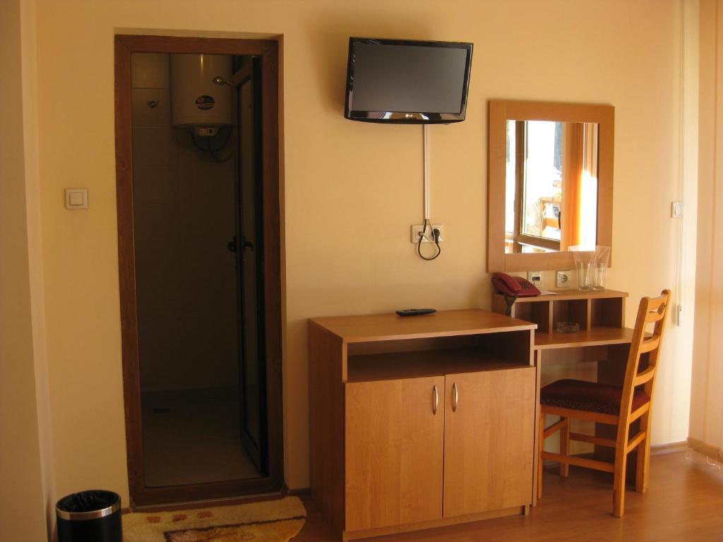 Family Hotel Veronika Devin Extérieur photo
