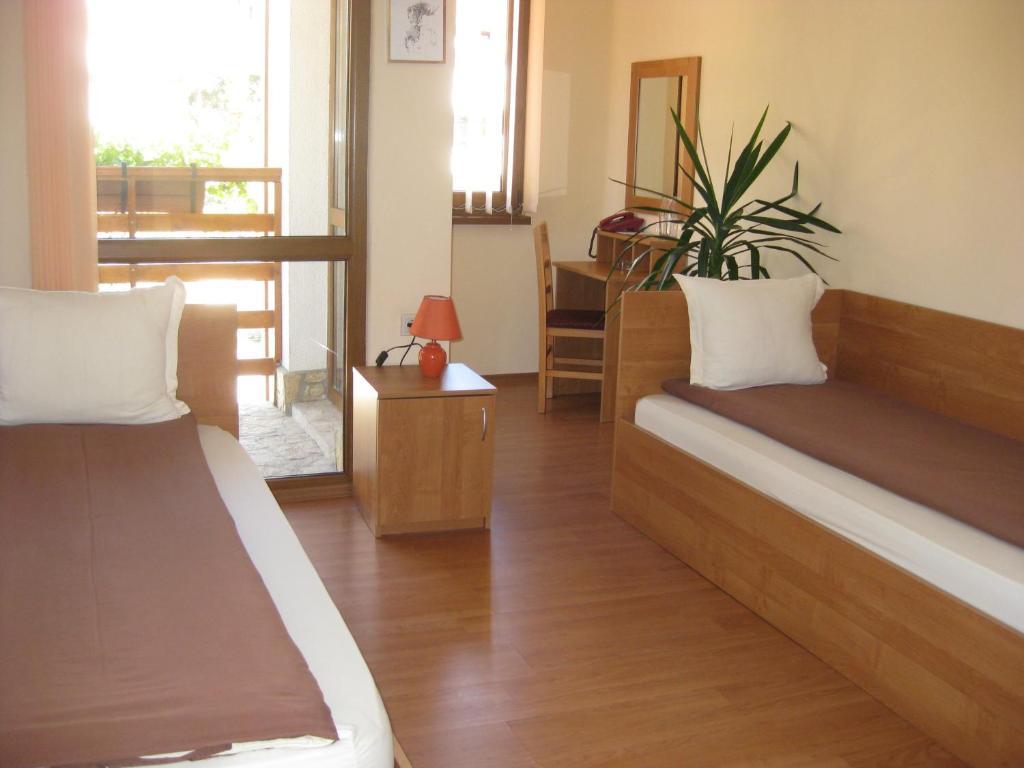 Family Hotel Veronika Devin Chambre photo