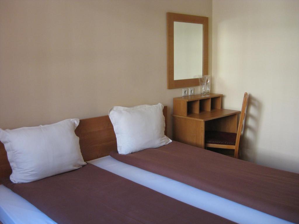Family Hotel Veronika Devin Extérieur photo