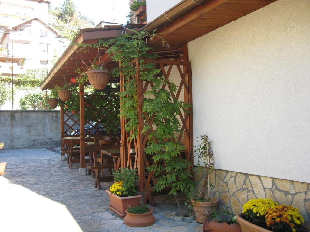 Family Hotel Veronika Devin Extérieur photo
