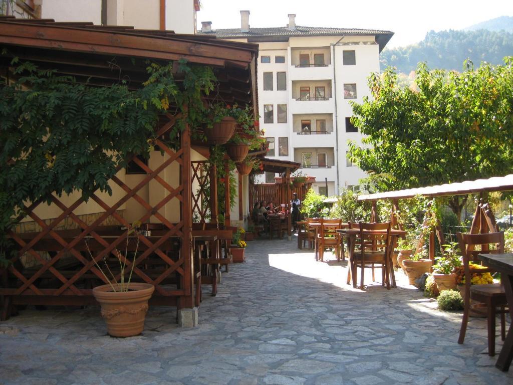 Family Hotel Veronika Devin Extérieur photo